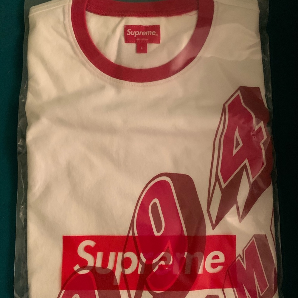 SUPREME BEVEL TEXT RINGER TEE